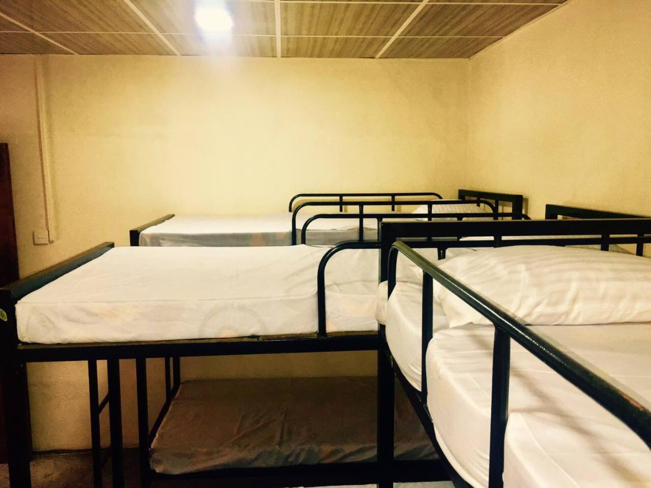 J Hostel Kandy Buitenkant foto