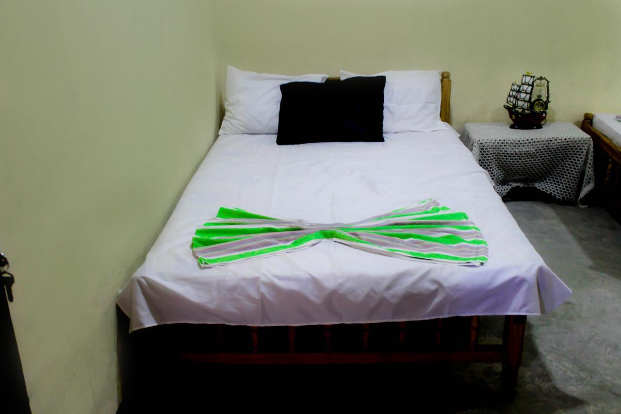 J Hostel Kandy Buitenkant foto